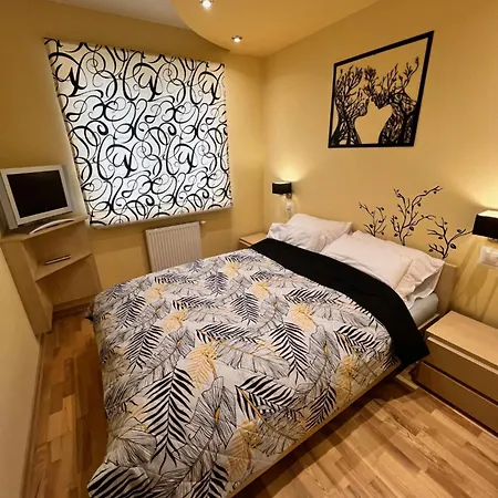 Apartament Dona, Topazowa 4 *