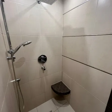 Apartament Dona, Topazowa 4 *